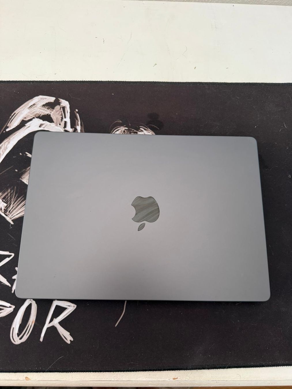 Apple Notebooks: Mac Book pro Puce M5 – Neu und originalverpackt aus Gland von val_zbf8