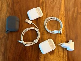 Apple Original Airpods Case - USB A und C Kabel - Hülle