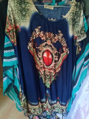Damen Bluse verschiedene Muster  guter Zustand