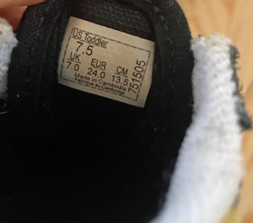 Vans Schuhe für Jungen: Vans Leopard Gr 24 – Gebraucht aus Kesswil von canvas12 3