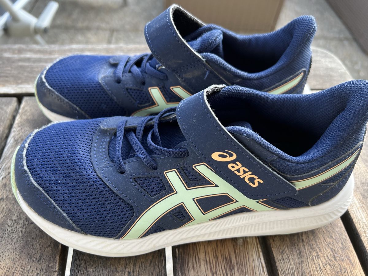Asics Scarpe per ragazzi: Turnschuhe asics 34.5 – Usato da Glattbrugg venduto da HUAKK