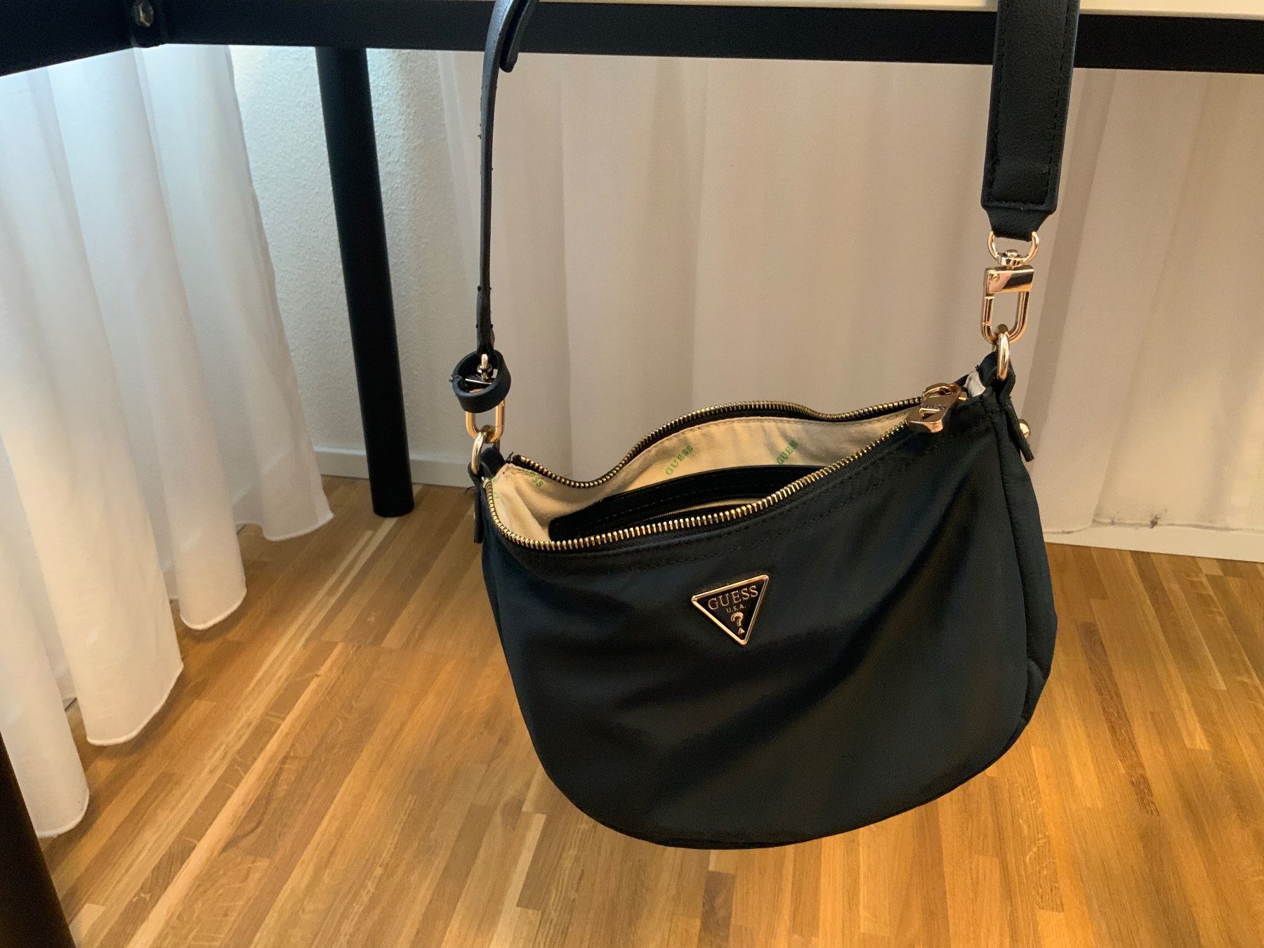 Guess Borse da donna: Guess Tasche – Usato da Wetzikon ZH venduto da ale_5bvt 2