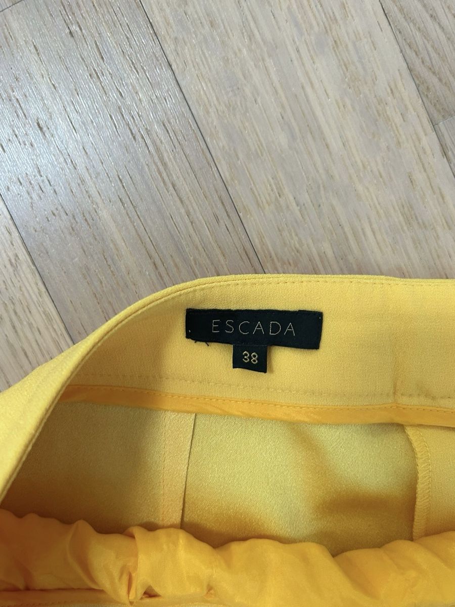 Escada Pantaloni: Gelbe Sommerhosen ESCADA Grösse 38 – Nuovo (secondo la descrizione) da Bonstetten venduto da Moma10 4