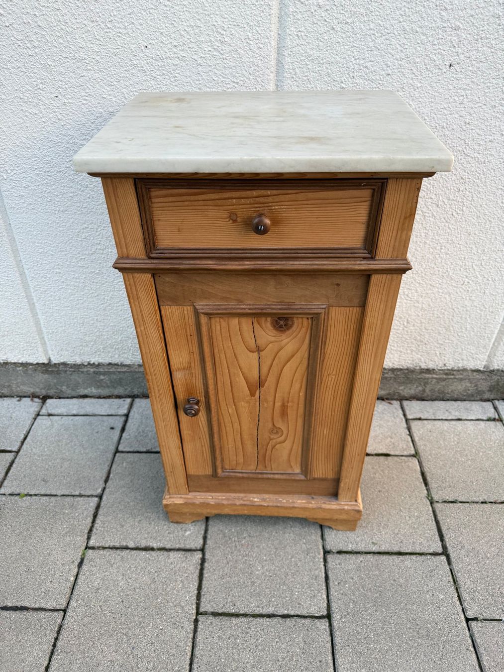 Nachttische: Nachttisch mit Marmorplatte – Gebraucht aus Elgg von dan_f8gv