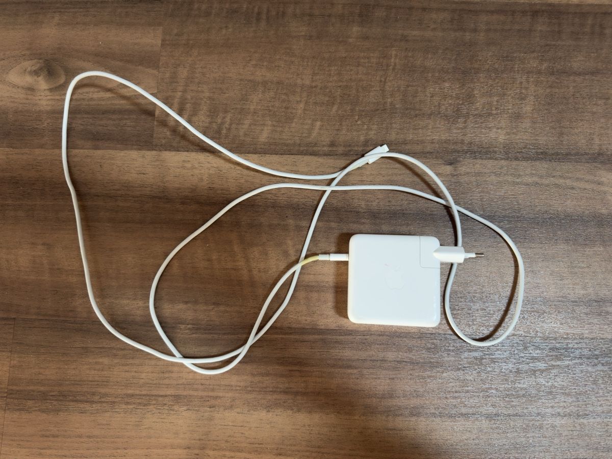 Apple Notebook: Macbook Air Gold 2018, i5, 256GB SSD – Usato da Buttisholz venduto da janis_n 5