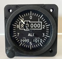 Revue Thommen Flugzeug Höhenmesser 2 Zoll Grösse Selten