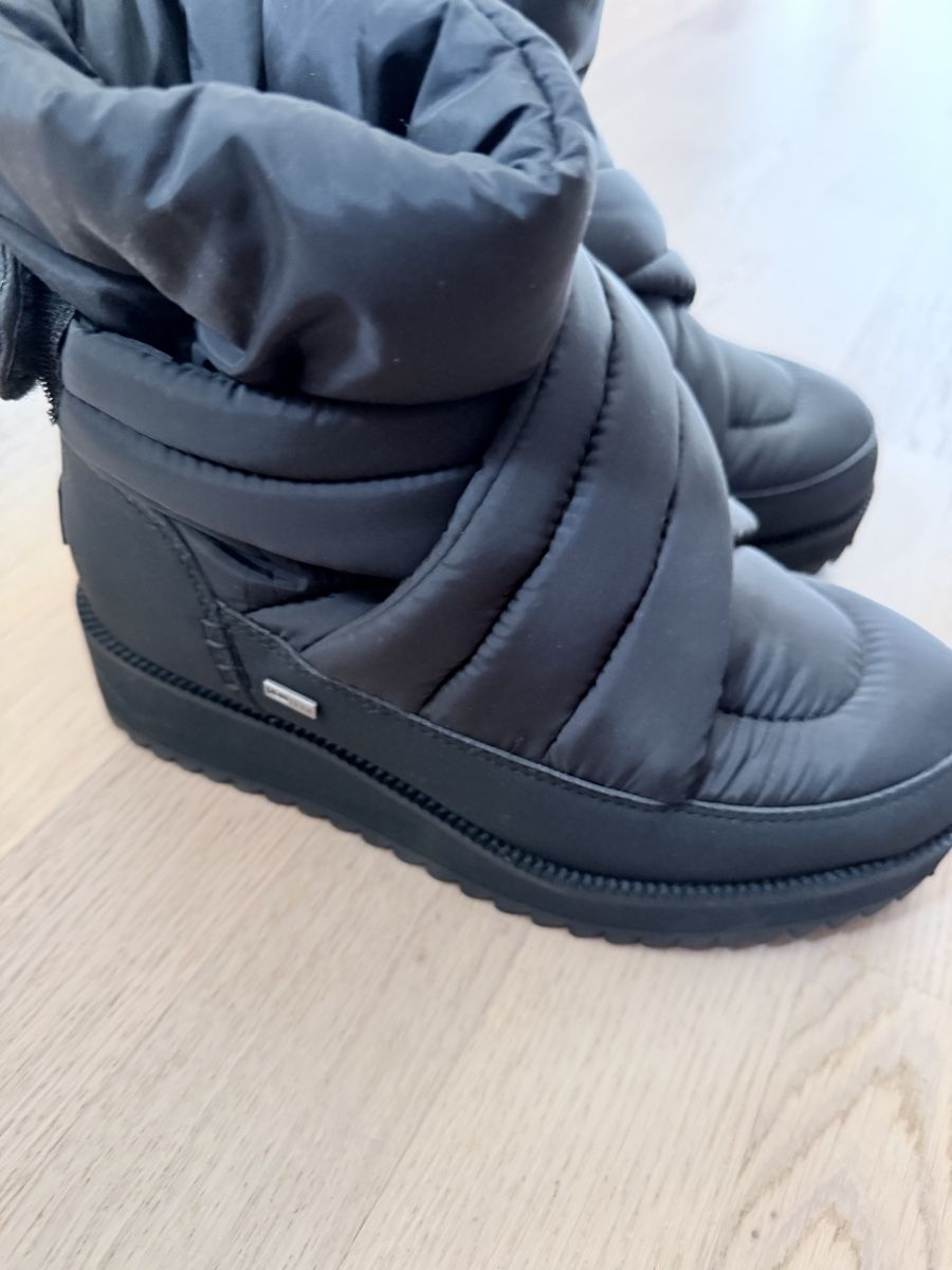 Chaussures femmes: Ugg Montara gr 38- – D'occasion à Münchenstein par By.gabriela.v