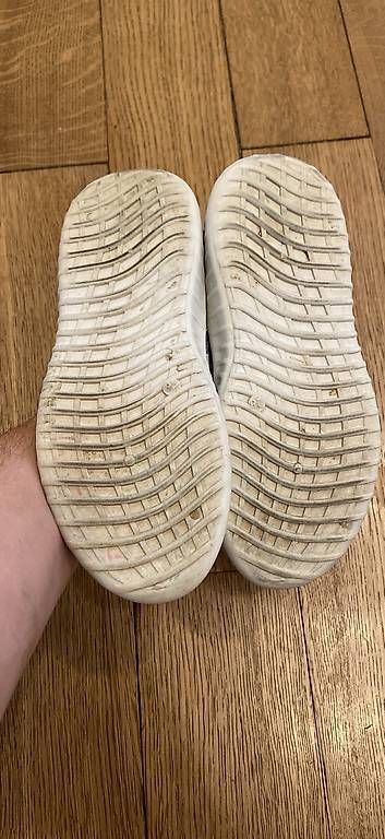 Schuhe für Jungen: Elefanten Kinder Hausschuhe – Gebraucht aus Liestal von sorryChris 1