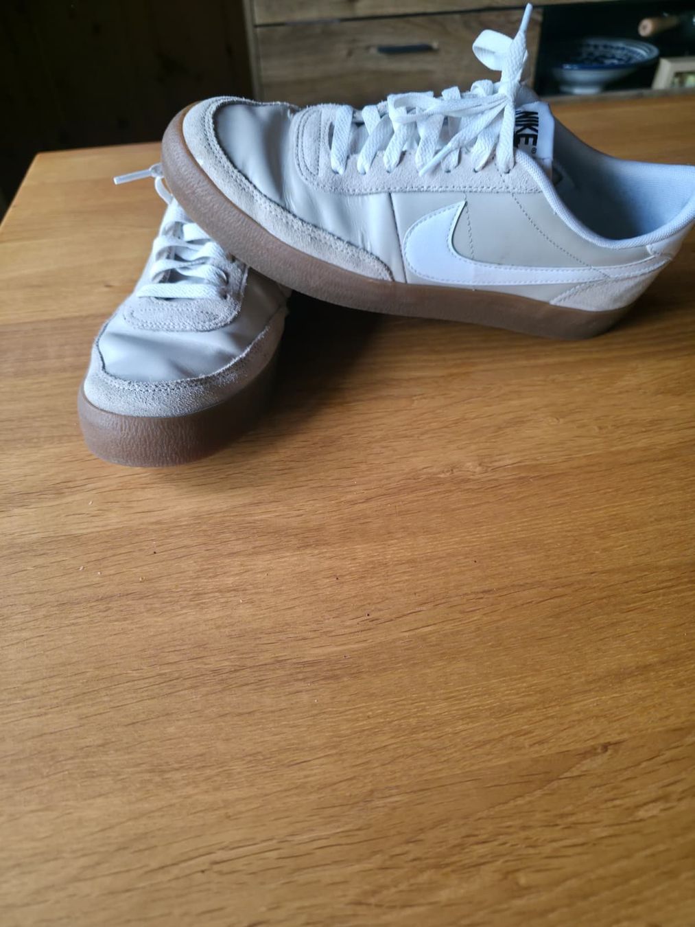Nike Herrenschuhe: Nike Sneaker Grösse 42.5 Leder Beige – Gebraucht aus Matten b. Interl von lger 3
