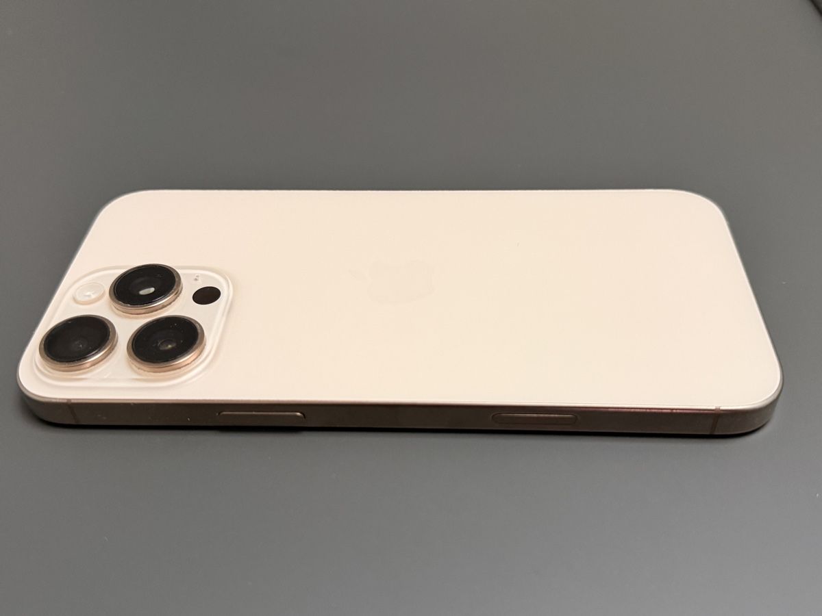 Apple Telefoni cellulari / Smartphones: Iphone 16 Pro Max - 256GB – Nuovo (secondo la descrizione) da Felben-Wellhausen venduto da 9506 2