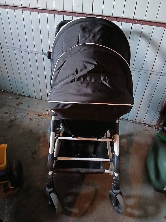 Carrozzine: Kinderwagen und Bögi – Usato da Sevelen venduto da serfinis64 2