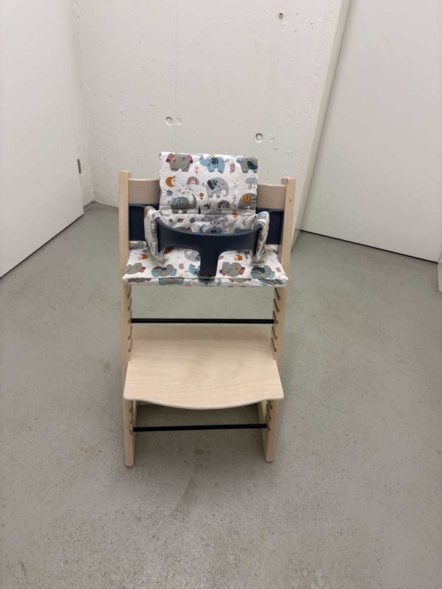 Stokke Hochstühle: tripptrapp mit zubehör in beliebtem whitewash🤍 – Neu (gemäss Beschreibung) aus Höri von restverkauf_zh 2