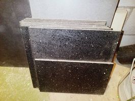 Fliesen Graue Schwarze Schwarze mit Glas Beige Rand