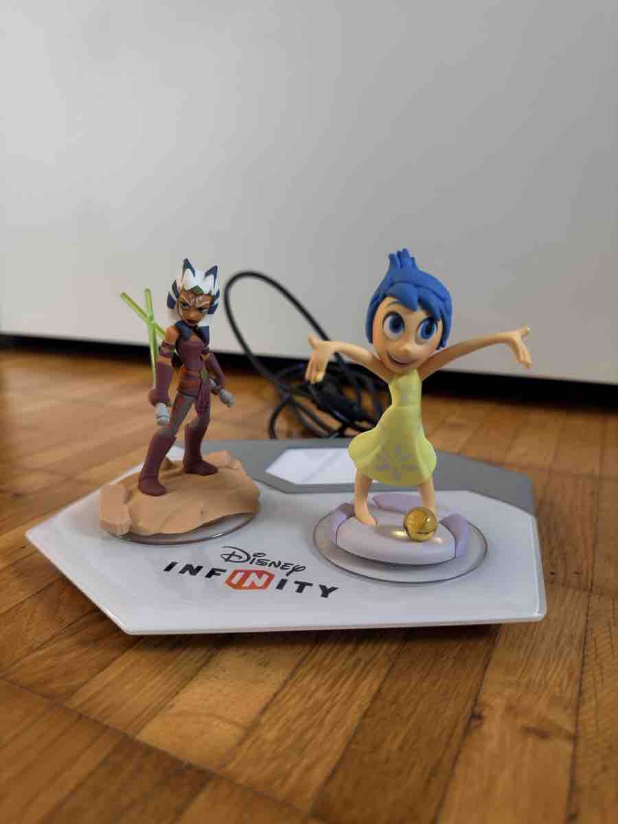 Disney Giochi: Disney Infinity Set Playstation 3 mit Figuren – Usato da Chur venduto da rutzlobo 5
