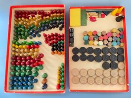 Diverse alte Spielfiguren Figurenkegel Holz zu Brettspielen