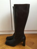 Eleganter neuwertiger brauner Stiefel, echt Pelz gefüttert