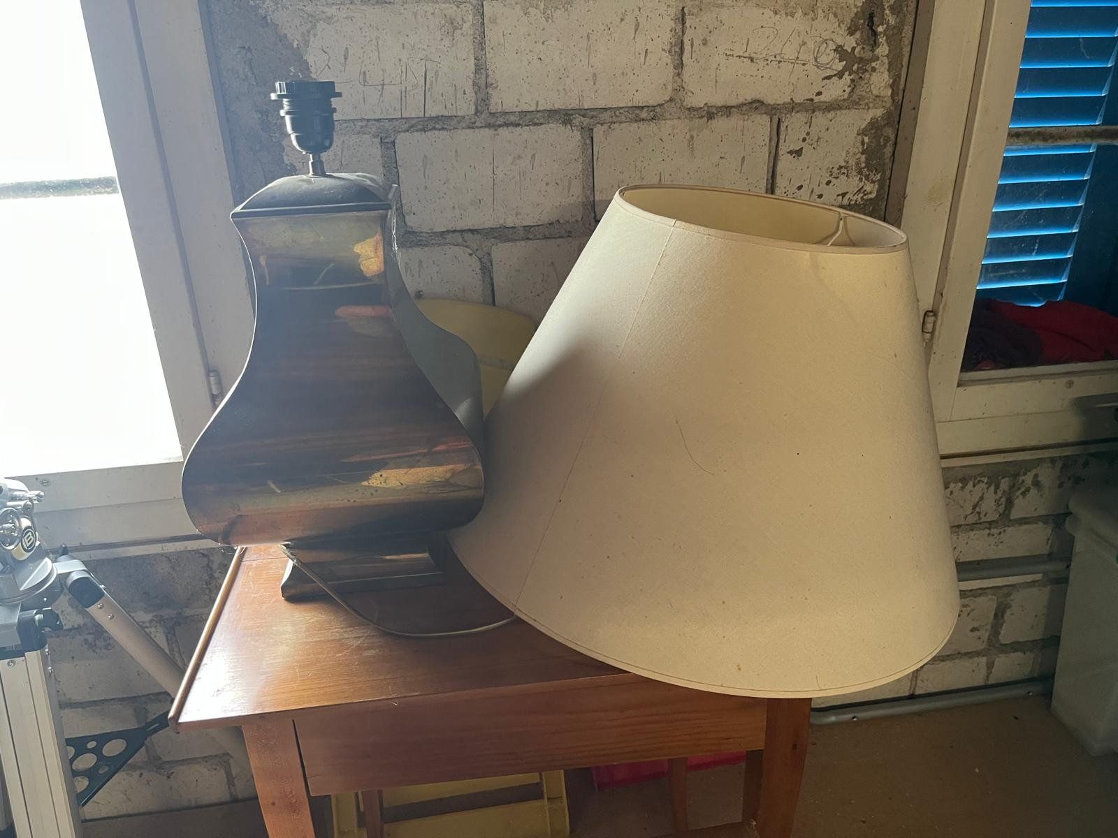 Lampes: Tischlampe mit Schirm – D'occasion à Mollis par berggeis01 1