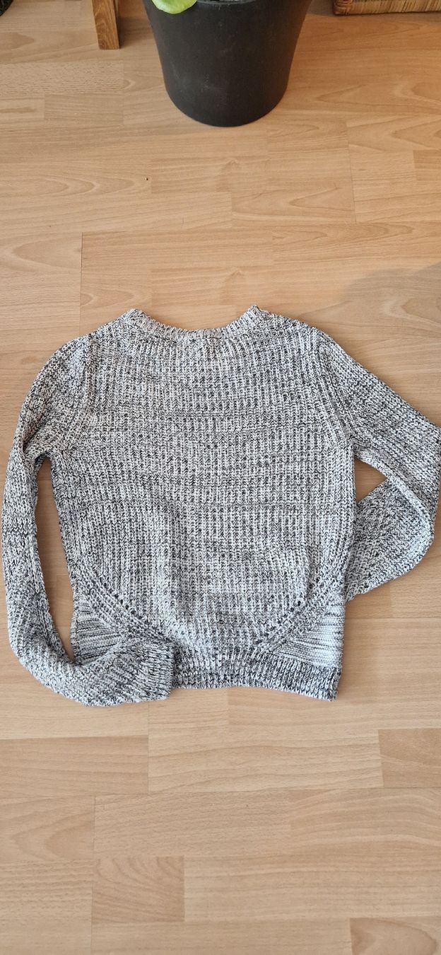 H&M Pullover & Sweatshirts: Winter Strickpullover von H&M Divided, Grösse XS – Gebraucht aus Rüfenacht BE von Loeti1992 3
