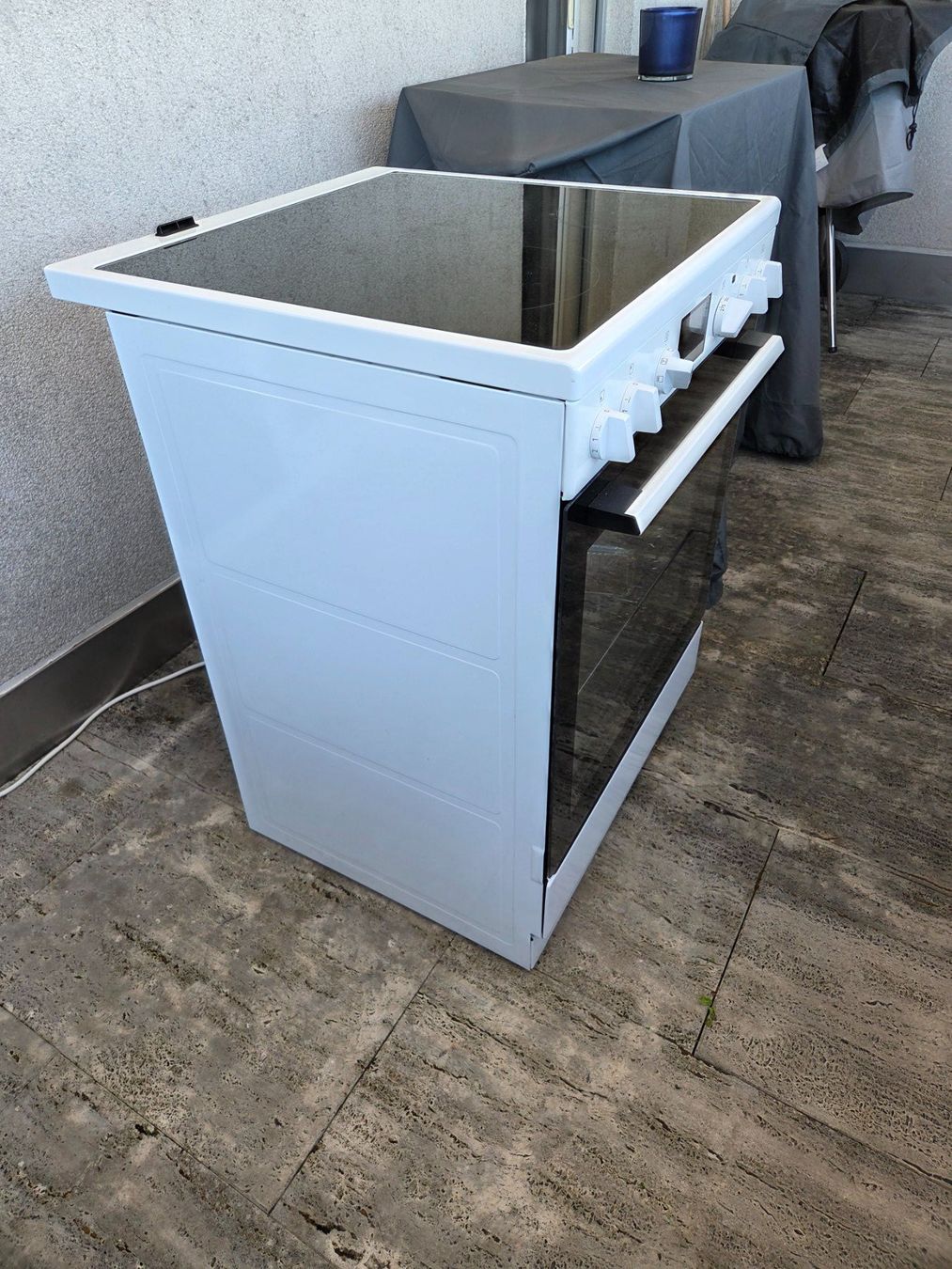 Electrolux Cucine: Herd Electrolux 240Volt mit Garantie – Usato da Port venduto da Jaisser 2