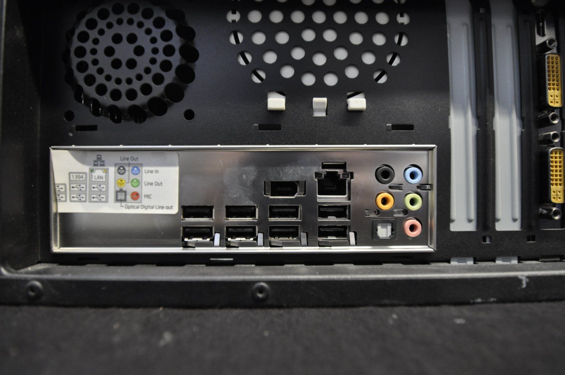 Amd Server: Pandoras Box Server – Media Server – AMD Radeon Pro – Gebraucht aus Burgdorf von WHITELIGHT3400 3