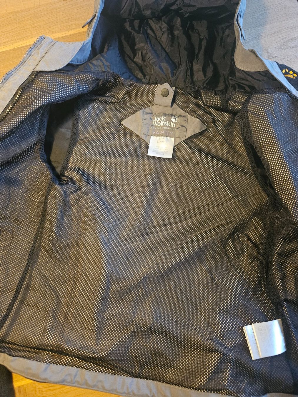 Jack Wolfskin Giacche & Cappotti: Jack Wolfskin Jacke Gr.116 – Usato da Oberhelfenschwil venduto da tup12 3