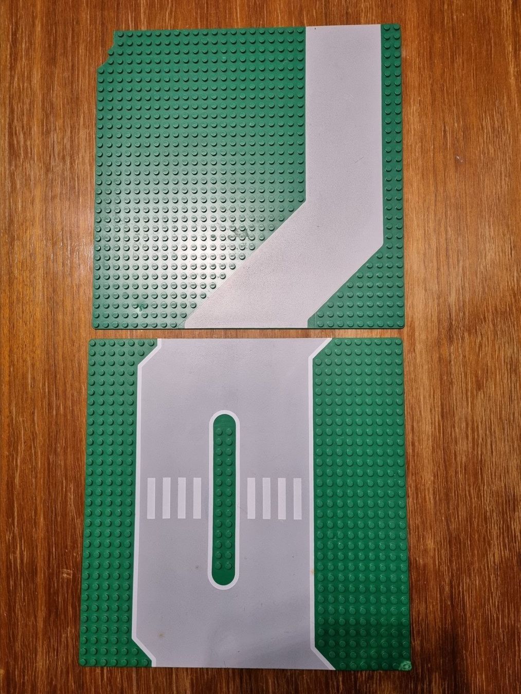 Lego Kit di costruzioni: LEGO 2x Baseplates 32x32 Spezial – Difettoso da Basadingen venduto da NekoBricks