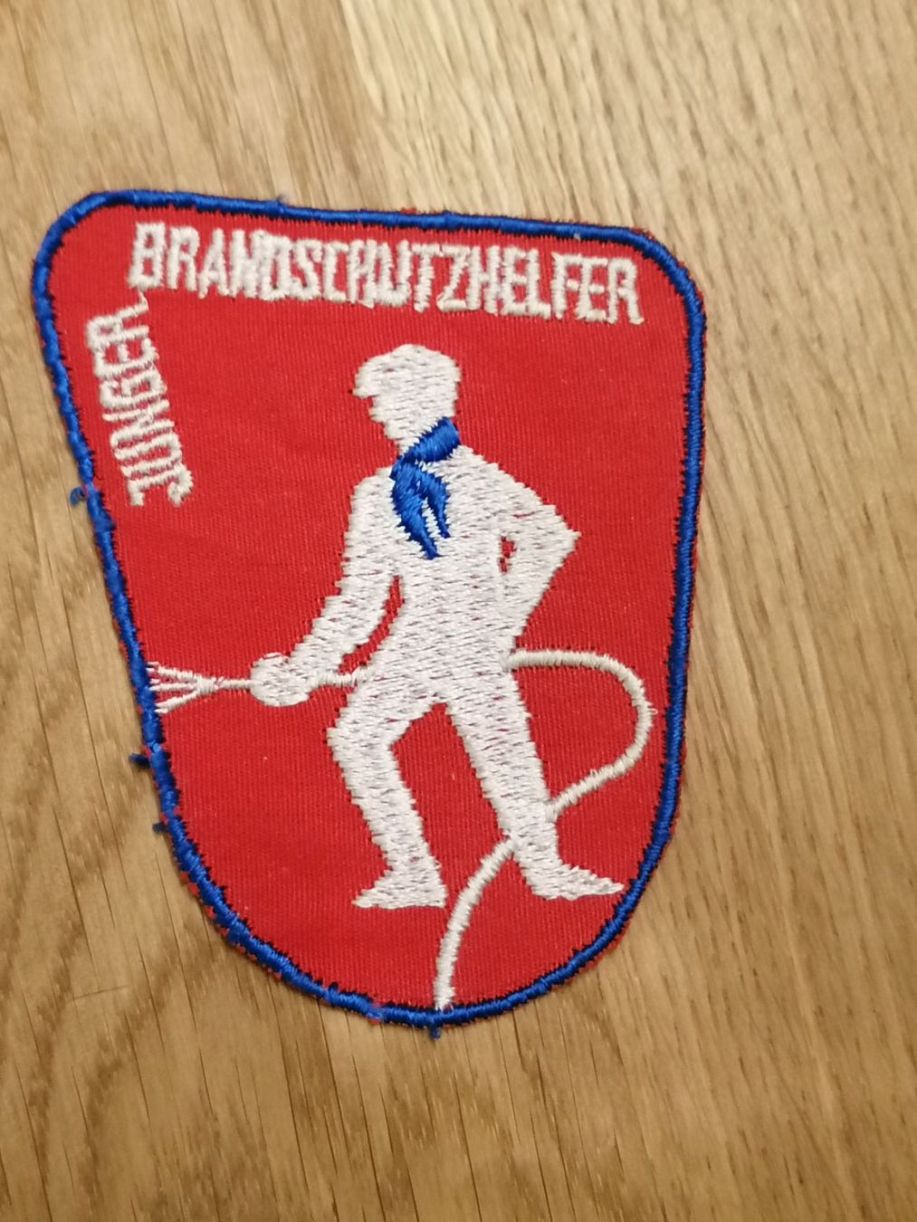 Patches: Junger Brandschutzhelfer DDR - Patch – Gebraucht aus Basel von vintagecollector