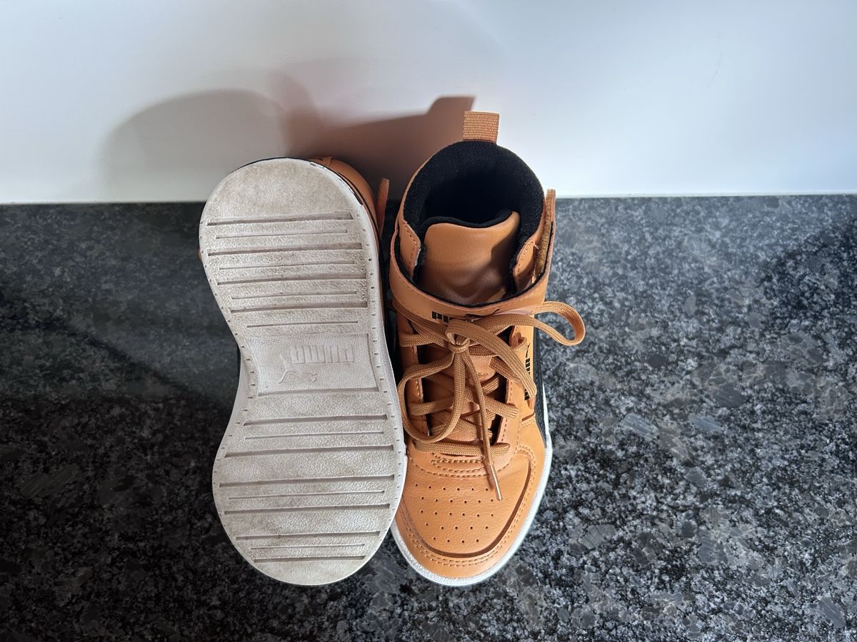 Puma Scarpe per ragazzi: Puma Schuhe (Grösse 29)   – Usato da Urtenen-Schönbühl venduto da car_8hjg 1