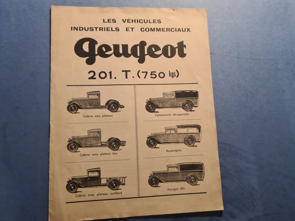 Restaurer Un Vieux Skateboard Vintage Photo stock - Image du vieux