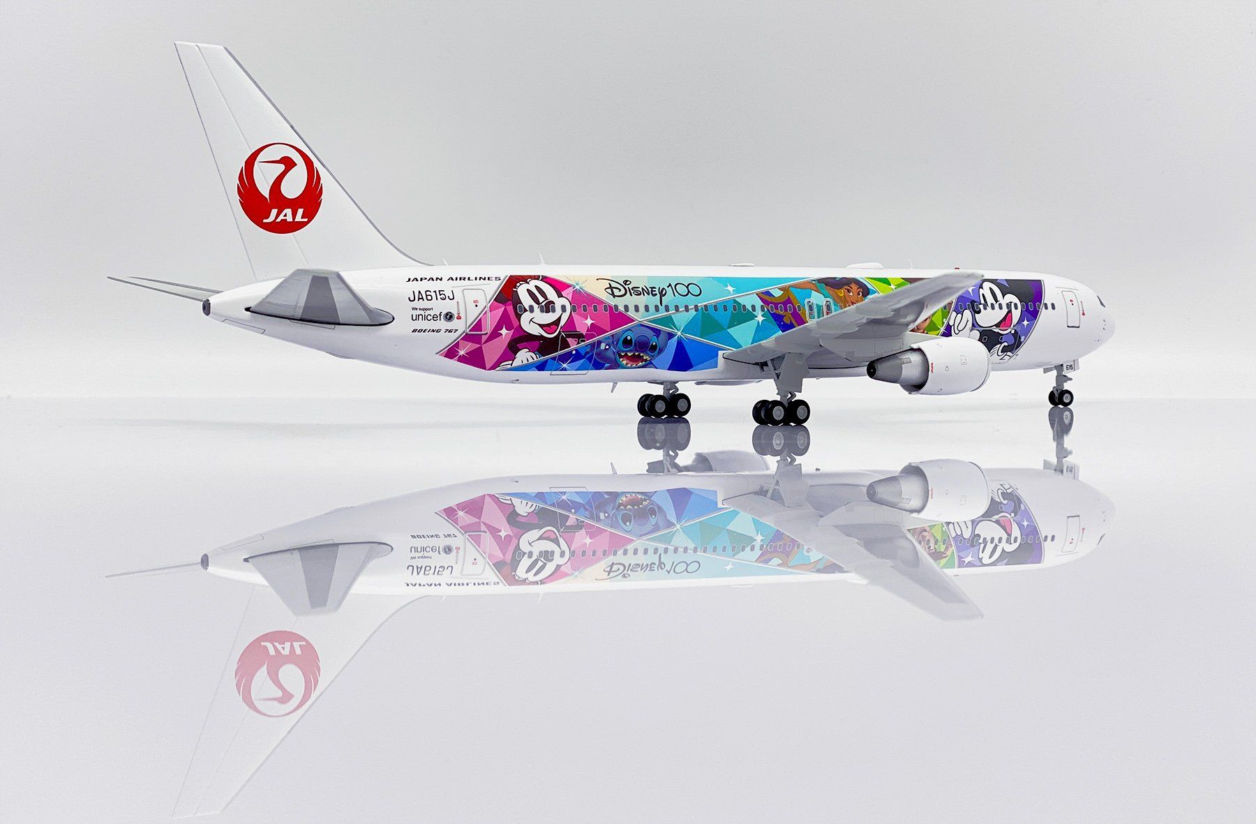 Boeing Modellbausätze & Standmodelle: B767-300ER JAL "Disney 100" – Neu und originalverpackt aus Morges von iljamuromez 1