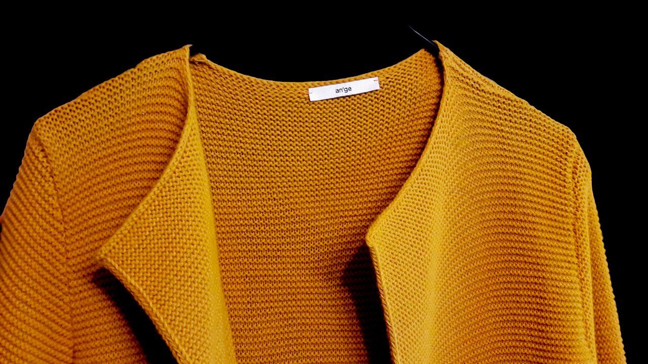 Jacken: AN'GE  Strickjacke ockergelb jaune ocre TU – Gebraucht aus Tavannes von Brocashop 2