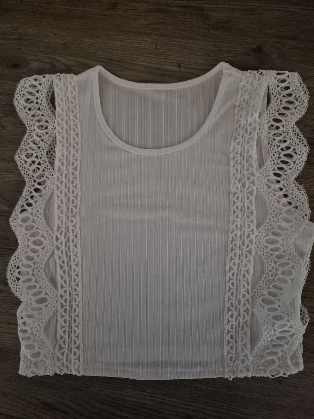 Tops: Damen Crop Top Weiss Grösse S mit Spitze  – Neu und originalverpackt aus Beinwil am See von Coco2627