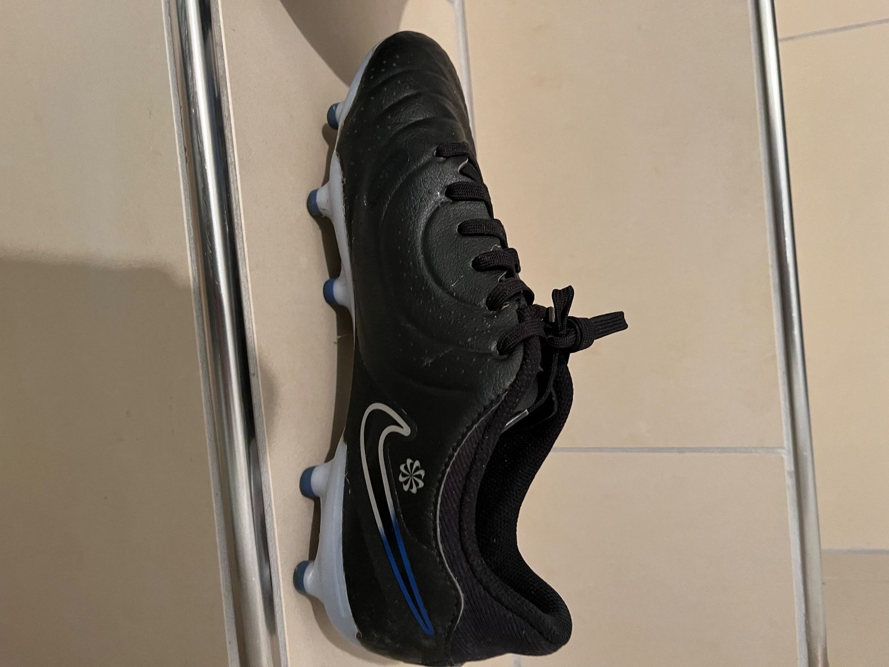 Nike Schuhe für Jungen: Fussballschuhe Grösse 38.5 – Gebraucht aus schönenwerd von klupci 4