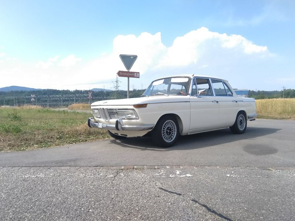 BMW 2000 Tilux