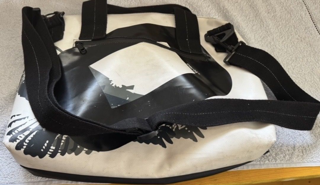 Sacs: Stylische robuste Tasche! – D'occasion à Trimbach par hubled 5