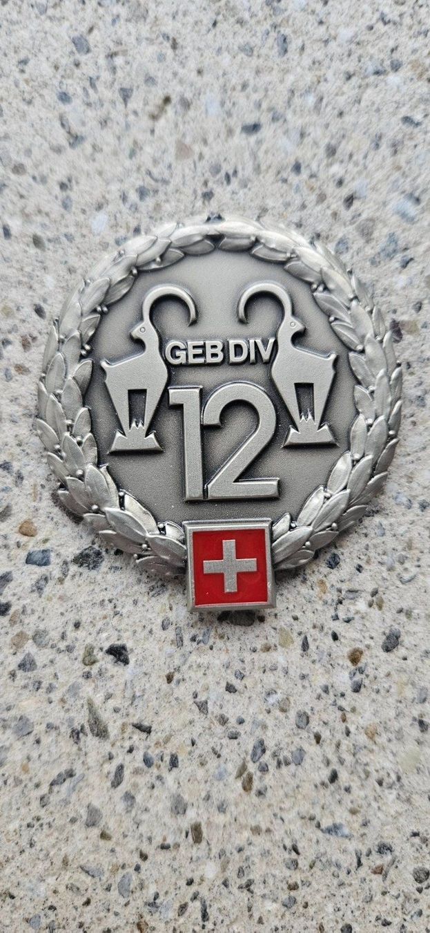 Schweizer Armee Placchette & Badge: *** Beretemblem Silber Schweizer Armee *** – Nuovo e nell'imballaggio originale da Riedholz venduto da fr_sIruP