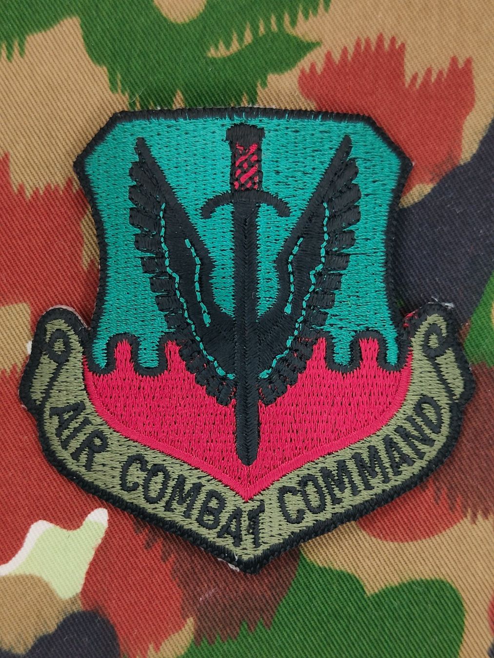 Placchette & Badge: Verbandsabzeichen Air Combat Command – Nuovo (secondo la descrizione) da Bauma venduto da SwissMilitaria
