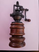 Pfeffermühle Holz Metall Vintage guter Zustand