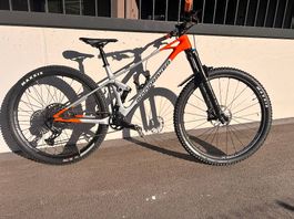 Mountainbike Mondraker Raze Carbon R