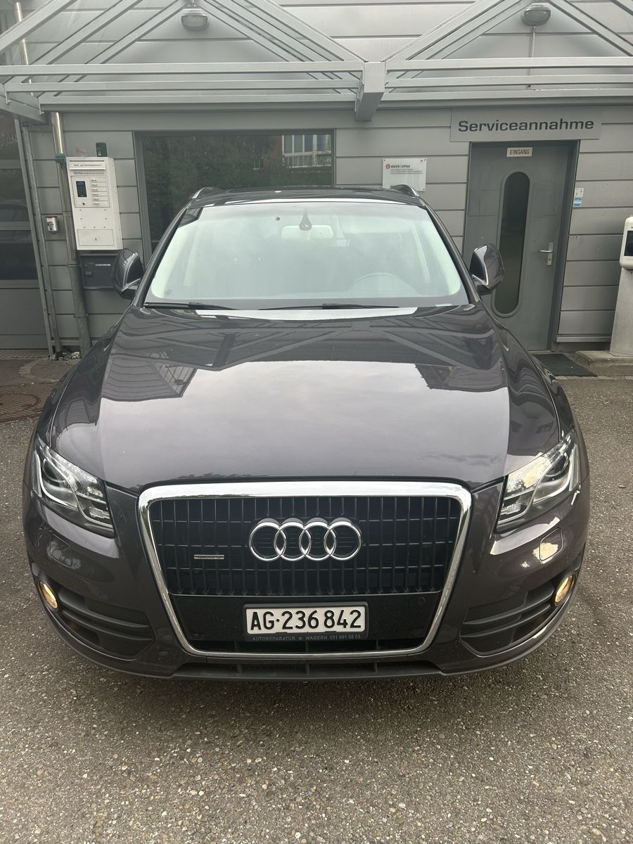 Audi Autos: Audi Q5 3.2 FSI – Gebraucht aus tägerig von V-Fashion