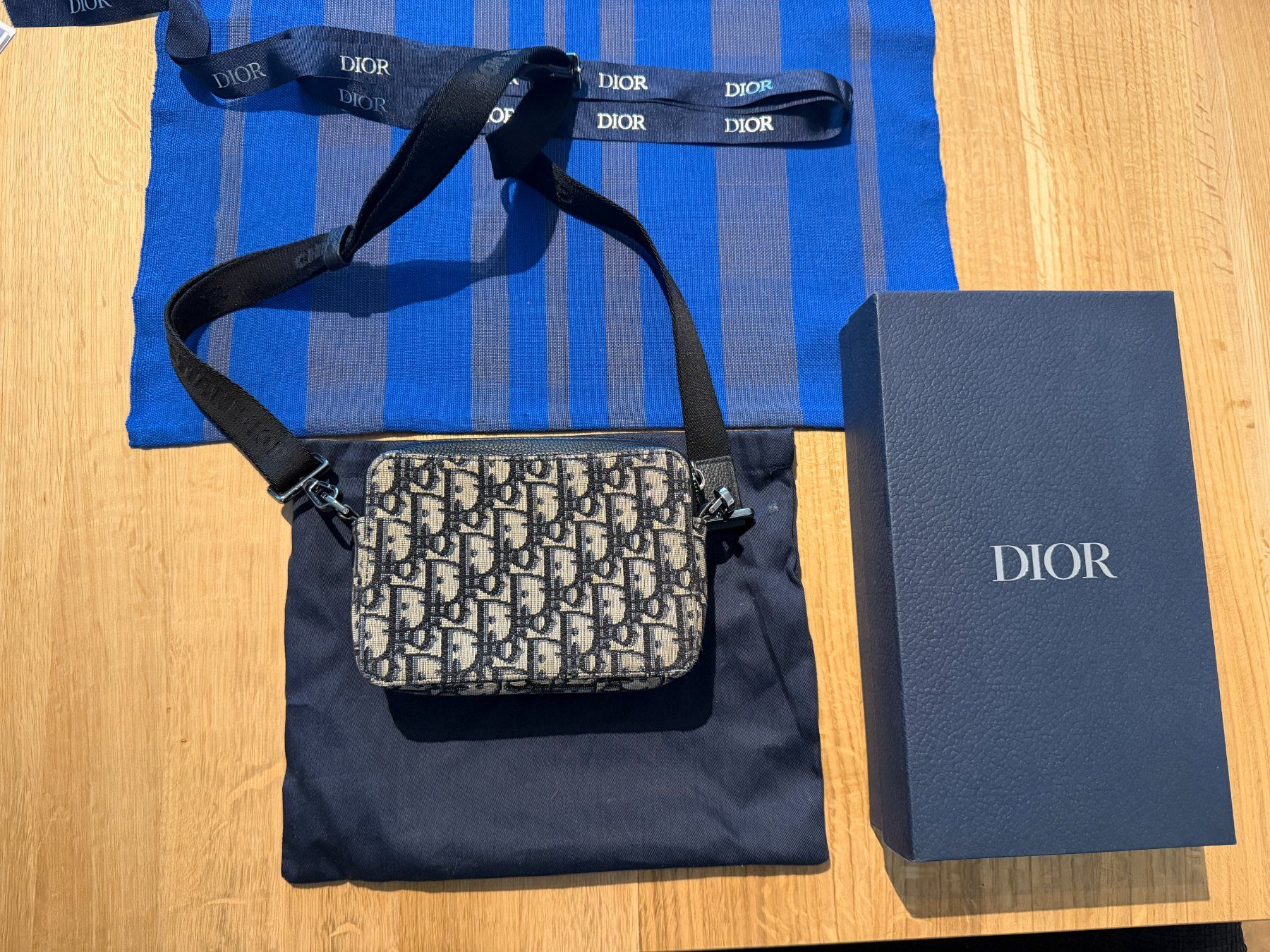 Dior Borse: Dior Oblique Messenger Bag – Usato da Uetendorf venduto da Cedric.Schmied