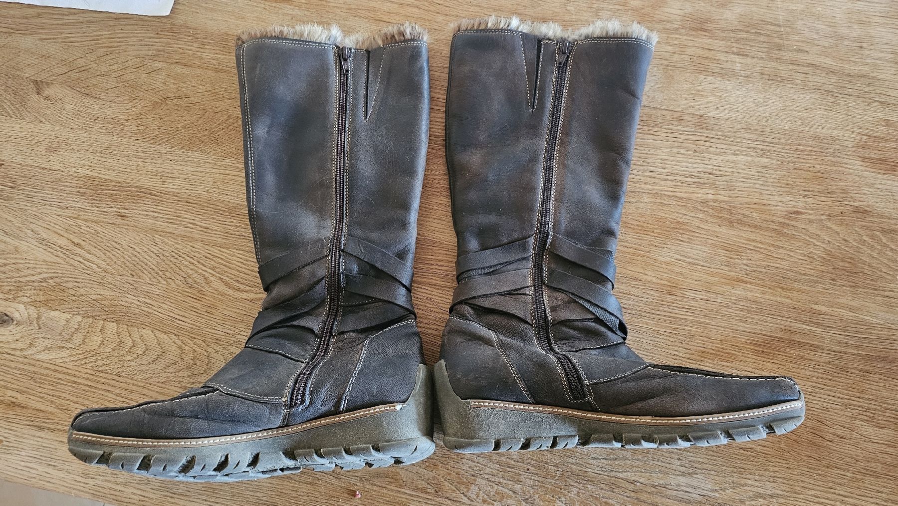 Damenschuhe: Bottes d'hiver Mod brev taille 39, bon état – Gebraucht aus Etoy von az2011 1