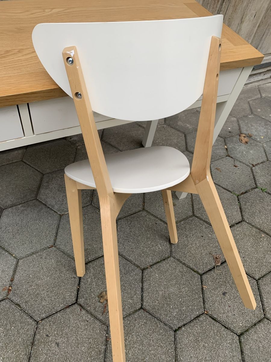 Set di tavolo e panche: Beistelltisch mit Stuhl – Usato da Flawil venduto da Naphtali 4
