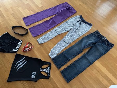 Cooles neues Kleiderpaket Adidas, Guess... für Damen Gr. S