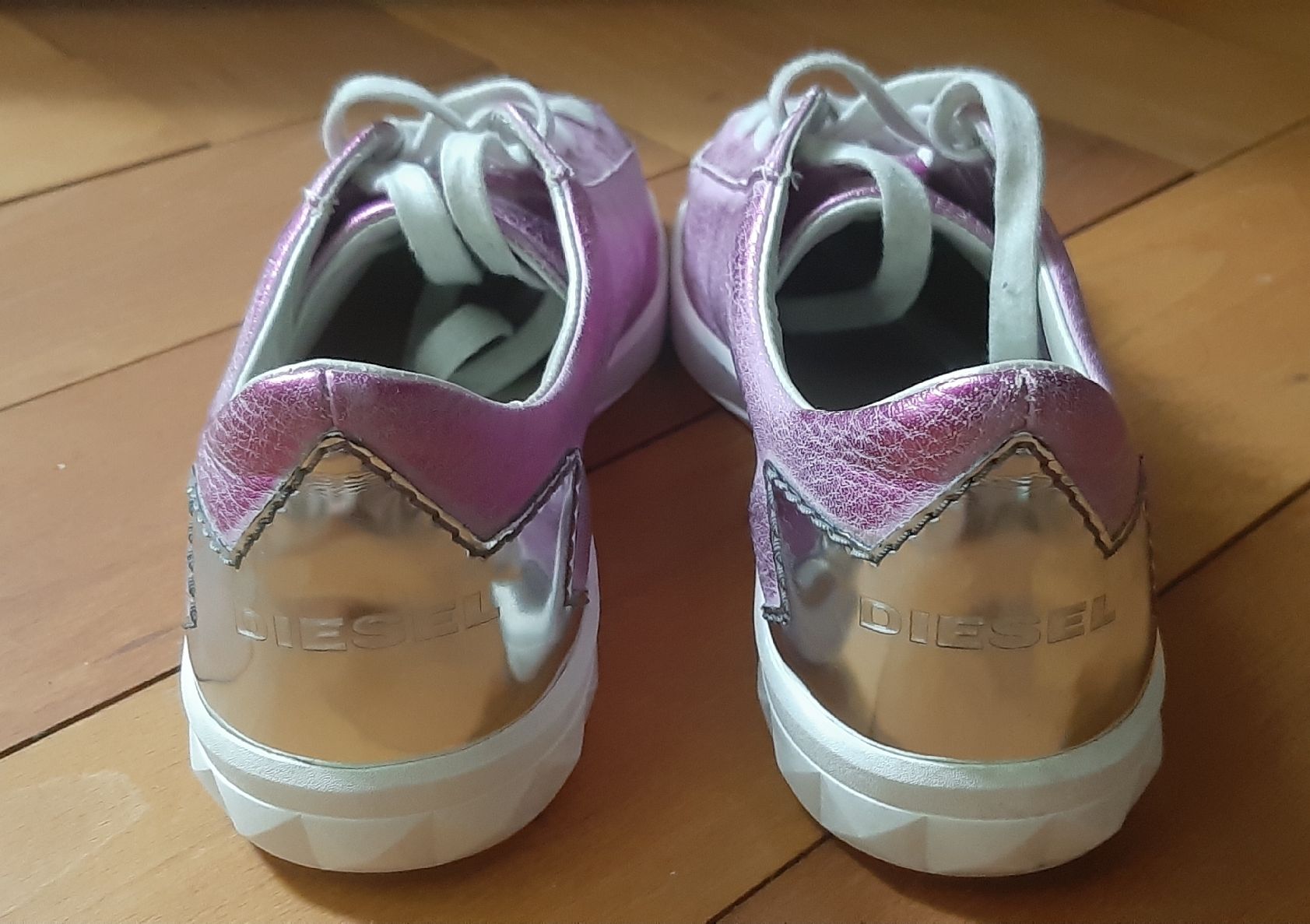 Diesel Scarpe da donna: DIESEL sneakers LEDER -Gr.38 – Nuovo (secondo la descrizione) da Zürich venduto da Venecia25 2