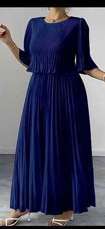 Elegantes Damenmode-Modell in Westlicher Stil mit Rüschen48