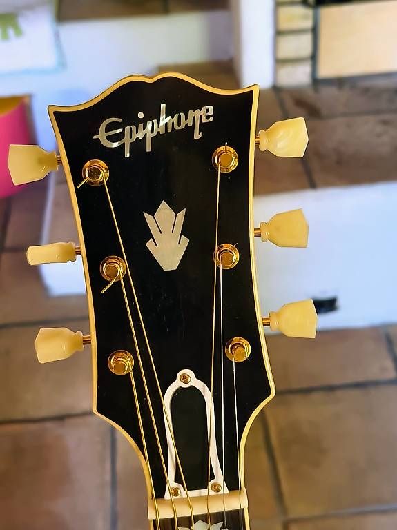 Epiphone Instruments de musique: Epiphone iInspired by Gibson Jumbo JS-200 – D'occasion à Winterthur par mal_2y7b 2