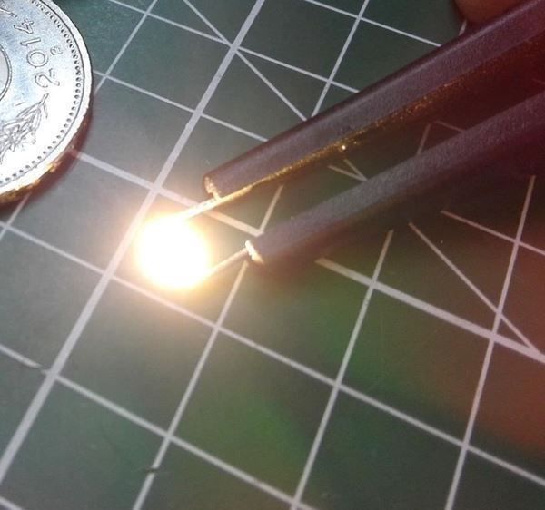 Componenti elettronici: LED SMD 0402, warmwhite 10 Stk – Nuovo (secondo la descrizione) da Luzern venduto da Salefactory
