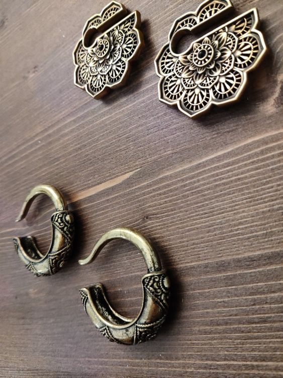 2 Paar Hanger / stretched ear jewelery / für Tunnel Kaufen auf Ricardo