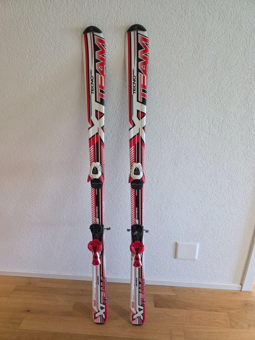 Tecnopro Skis: Tecno Pro Kinderski, 150cm, gebraucht – Gebraucht aus Dietwil von AIRFELDER